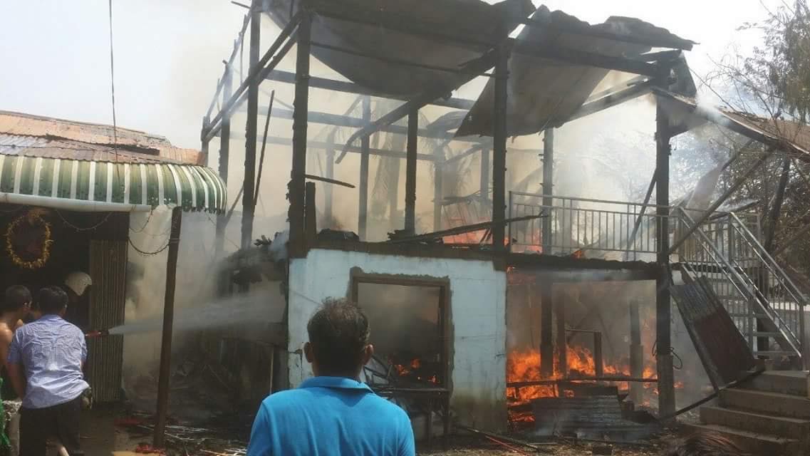 ផ្ទះប្រជាពលរដ្ឋចំនួន ០២ខ្នង ត្រូវបានអគ្គីភ័យឆាបឆេះ