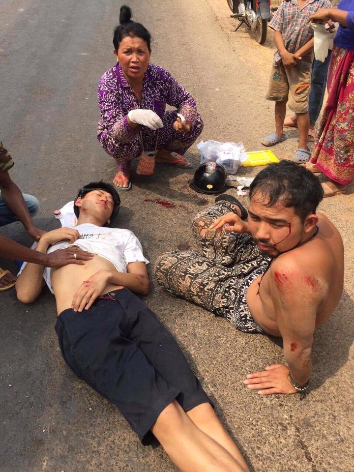 ជនជាតិជប៉ុន២នាក់ដែល​ជិះម៉ូតូលើសល្បើនបណ្តាលអោយបុករនាំងផ្លូវដួល