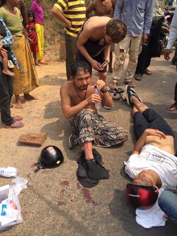 ជនជាតិជប៉ុន២នាក់ដែល​ជិះម៉ូតូលើសល្បើនបណ្តាលអោយបុករនាំងផ្លូវដួល